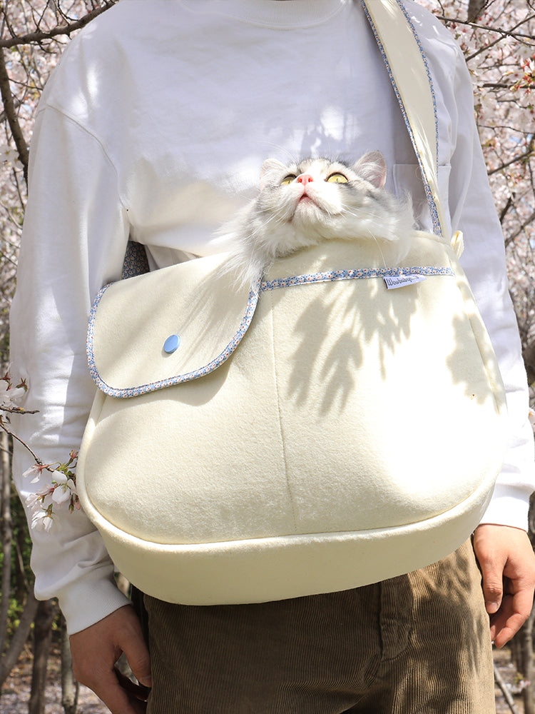 Beautiful Over-the-Shoulder Cat Carrier Bag