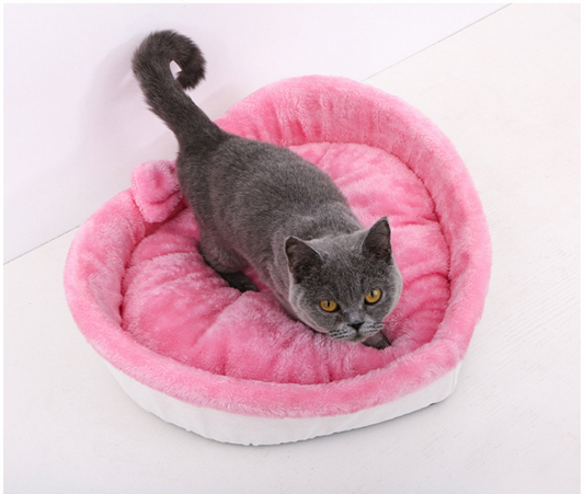 Soft Heart-Shaped Cat Bed