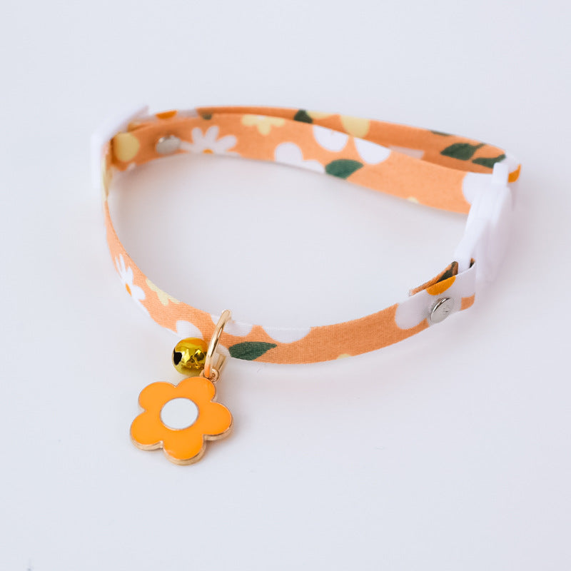 Daisy Flower Charm Necklace