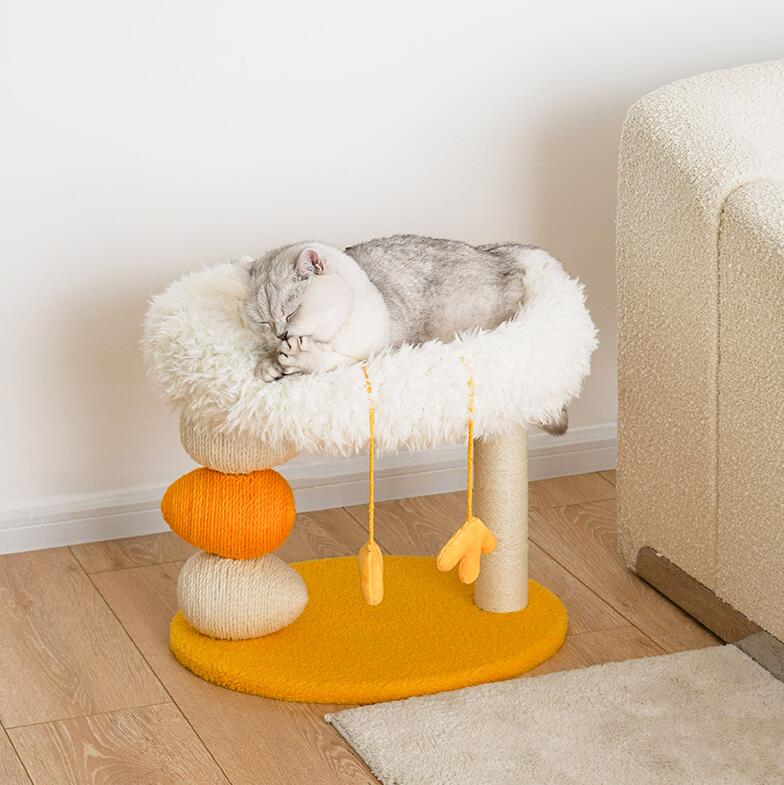 Fluffy Chicken Hen Scratching Post & Bed